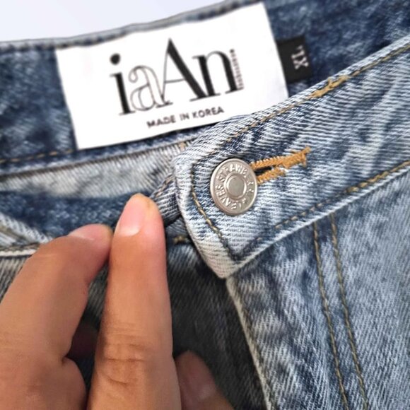 Korea Fashion- Side Slit Cut Loose Fit Jean ( Waist 32") - Picture 5 of 9